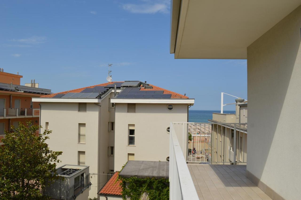Hotel Riva E Mare Rimini Exterior foto