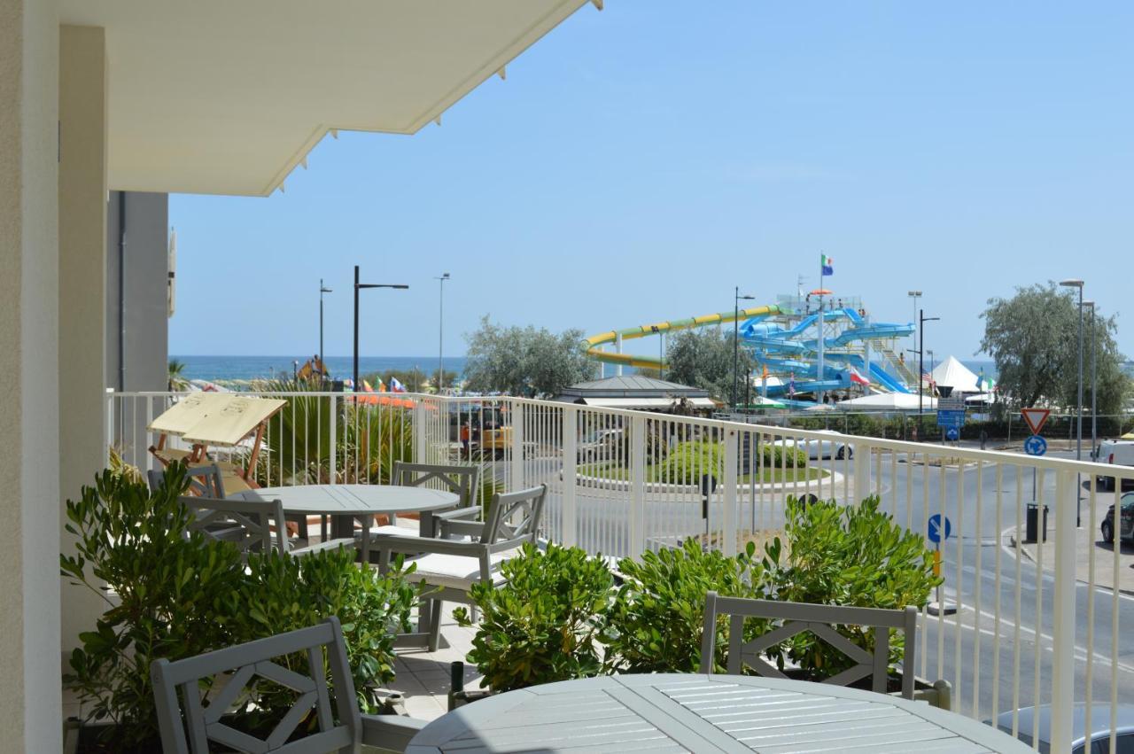 Hotel Riva E Mare Rimini Exterior foto