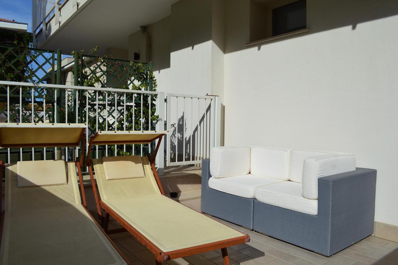 Hotel Riva E Mare Rimini Exterior foto