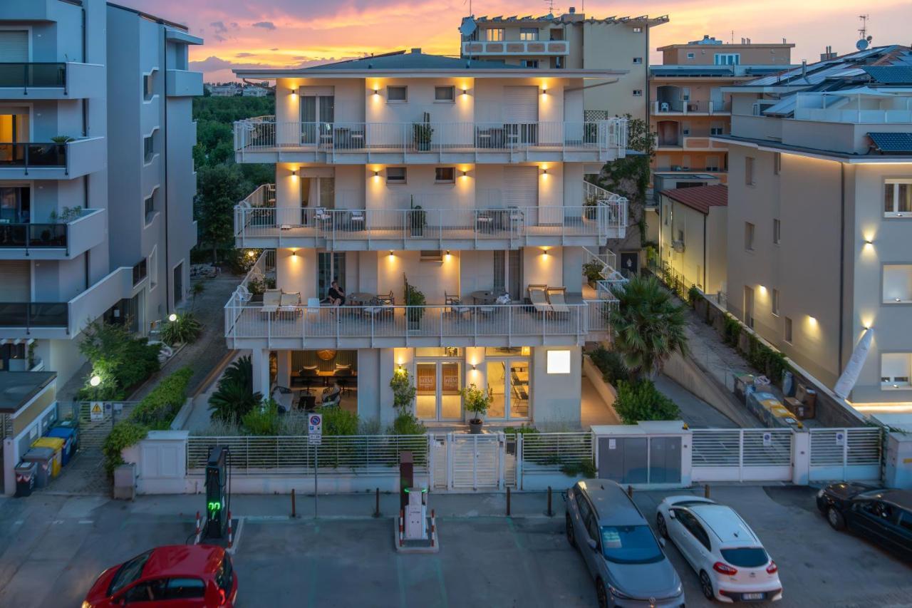 Hotel Riva E Mare Rimini Exterior foto